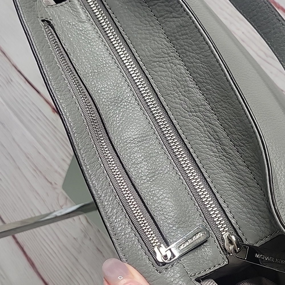 MICHAEL Michael Kors Fulton Hoho Bag NWOT - Picture 8 of 13